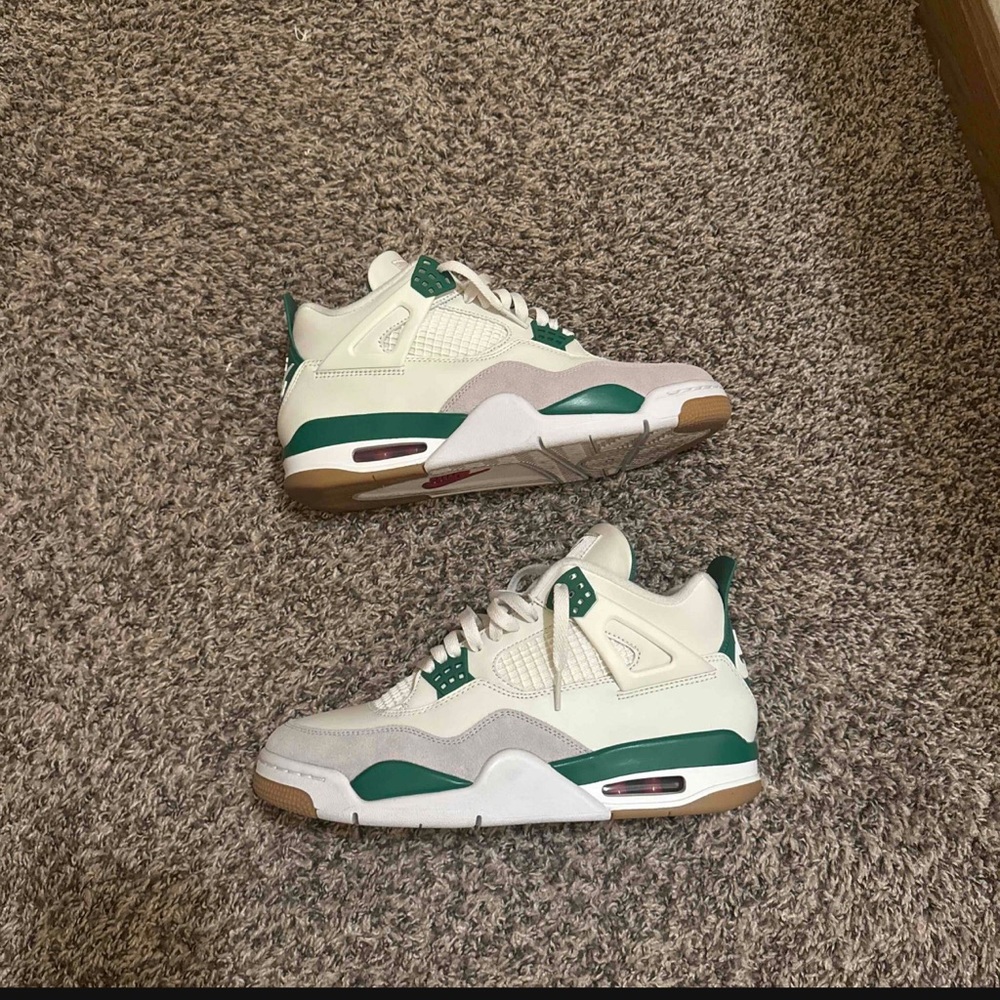 Men’s Jordan 4 Nike sb